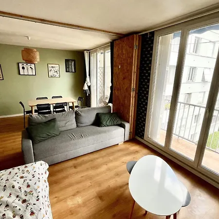 Spacious - Near Park Apartament *